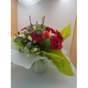 Bouquet forme poche d 'eau lesté ton rouge