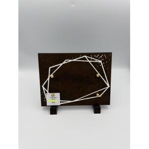 Plaque funéraire en granit noir avec lignes géométriques